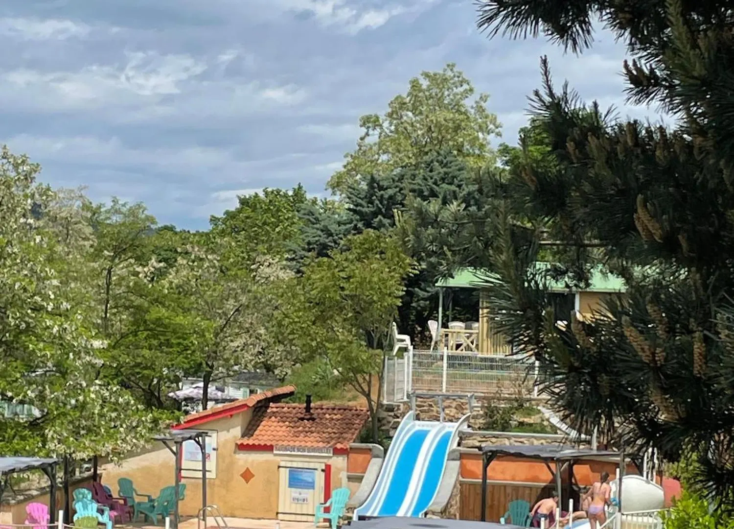 Domaine Camping Les Roches Hotel Le Crestet