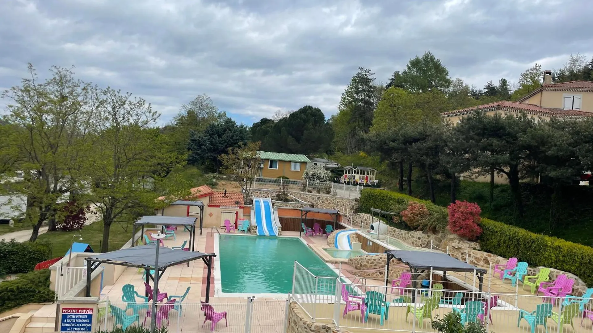 Domaine Camping Les Roches Hotel Le Crestet Frankrijk