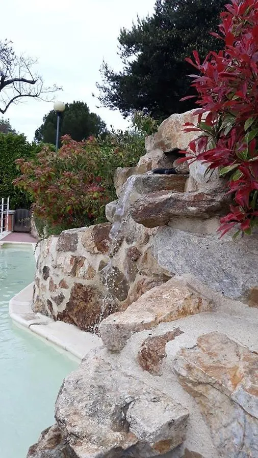 Domaine Camping Les Roches Hotel Le Crestet
