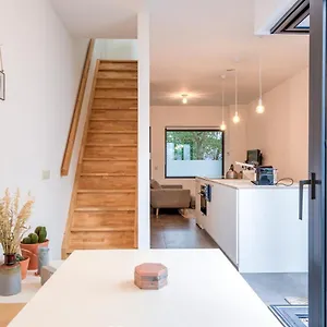 Stylishly Furnished Private In A Vibrant Area , Antwerpen België